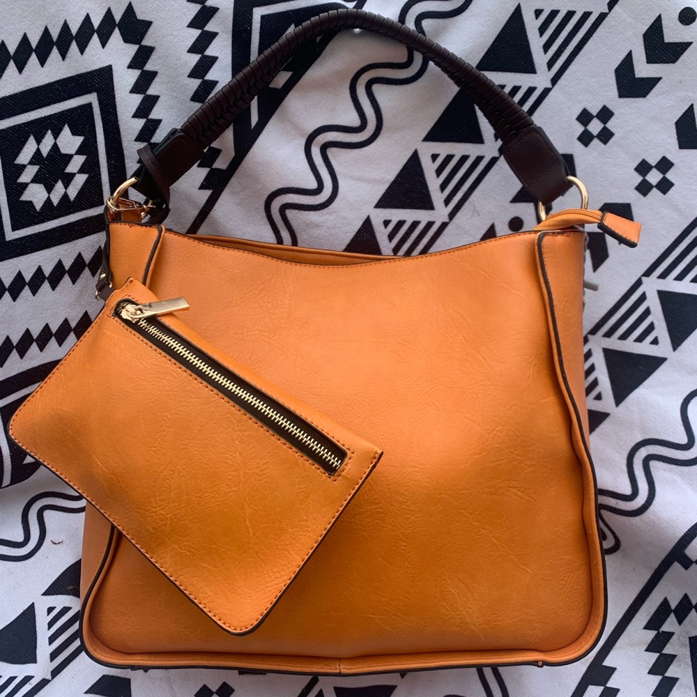 The new crush purse set.